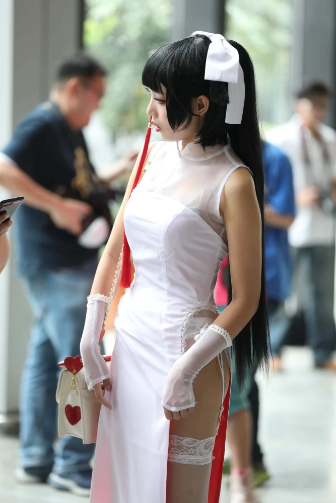 P3046 极品高开衩旗袍白色丝袜美腿美眉 【62P】-雅酷图